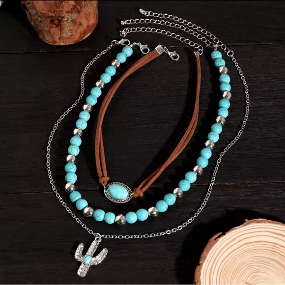 Odilé - Boho/Retro Style Green Turquoise Multi Layered Cactus Pendant Necklace - Picture 4 of 8